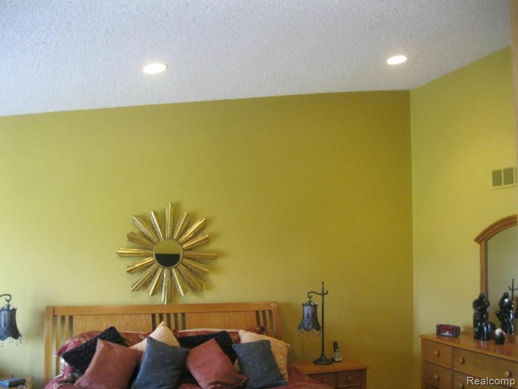6475 Brendel Road White Lake, MI 48383 - Photo 32 of 53 003.jpg