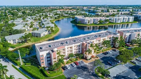 a view of an outdoor space with seating area