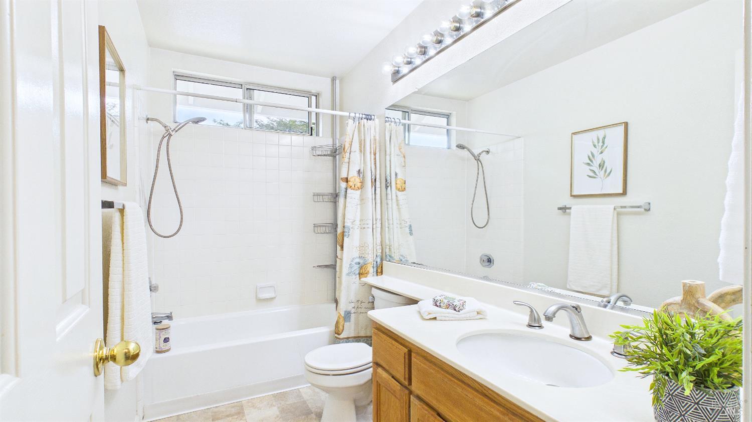 6424 Apollo Place Windsor, CA 95492 - Photo 29 of 45 Upstairs hallway bath.