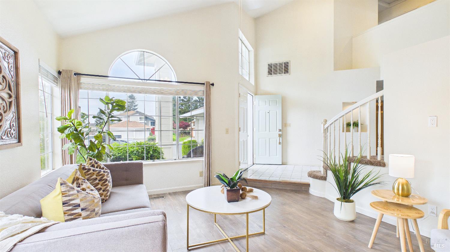 6424 Apollo Place Windsor, CA 95492 - Photo 4 of 45 Living/dining combined.