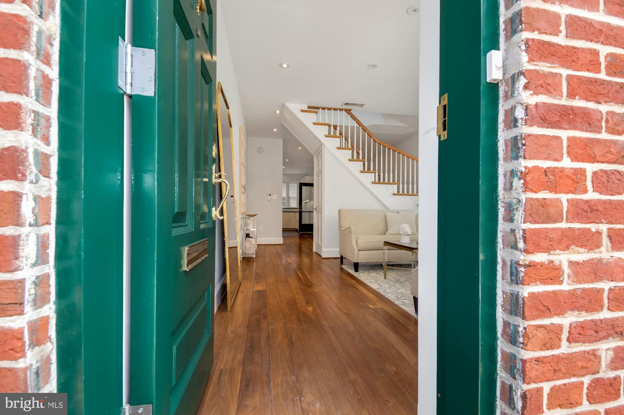 1019 30th Street Northwest Washington, DC 20007 - Photo 4 of 42