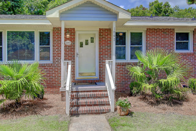 1047 Windward Road Charleston, SC 29412 - Photo 3 of 34 1047 Windward (2)0002