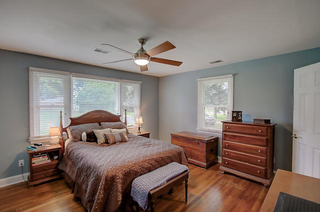 1047 Windward Road Charleston, SC 29412 - Photo 4 of 34 1047 Windward (7)0007