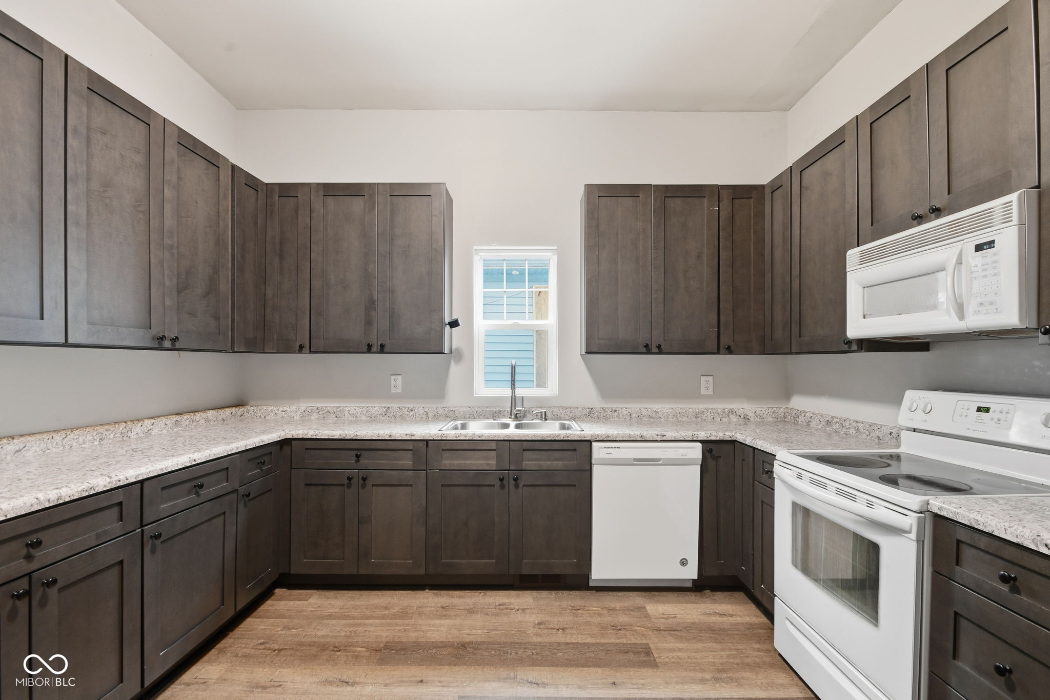 813 Cottage Avenue Columbus, IN 47201 - Photo 7 of 23