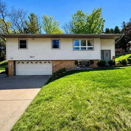 $305,000 | 1617 Woodland Drive, Red Wing, MN 55066