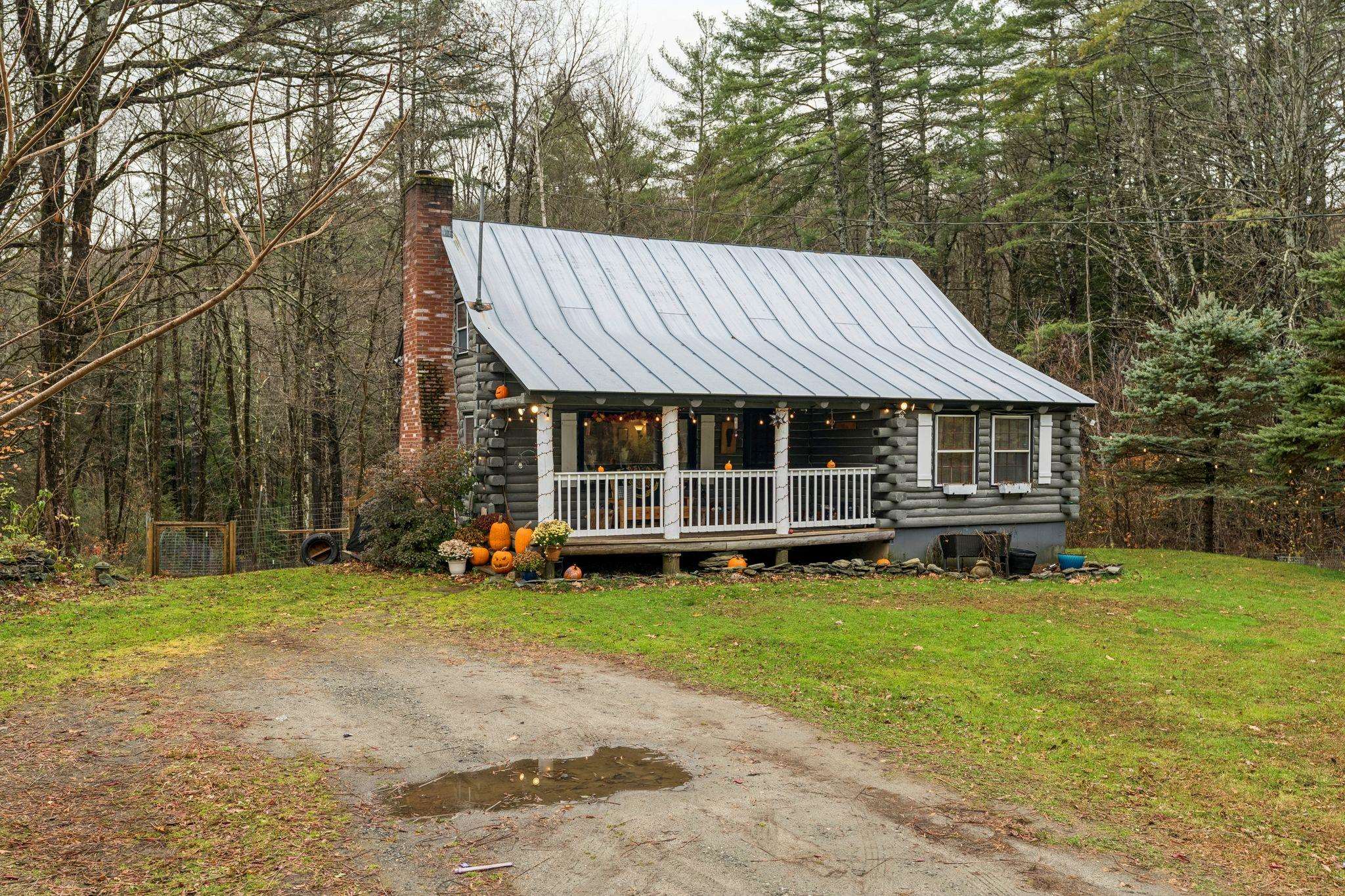 152 Webster Road Hartland, VT 05048 - Photo 3 of 34