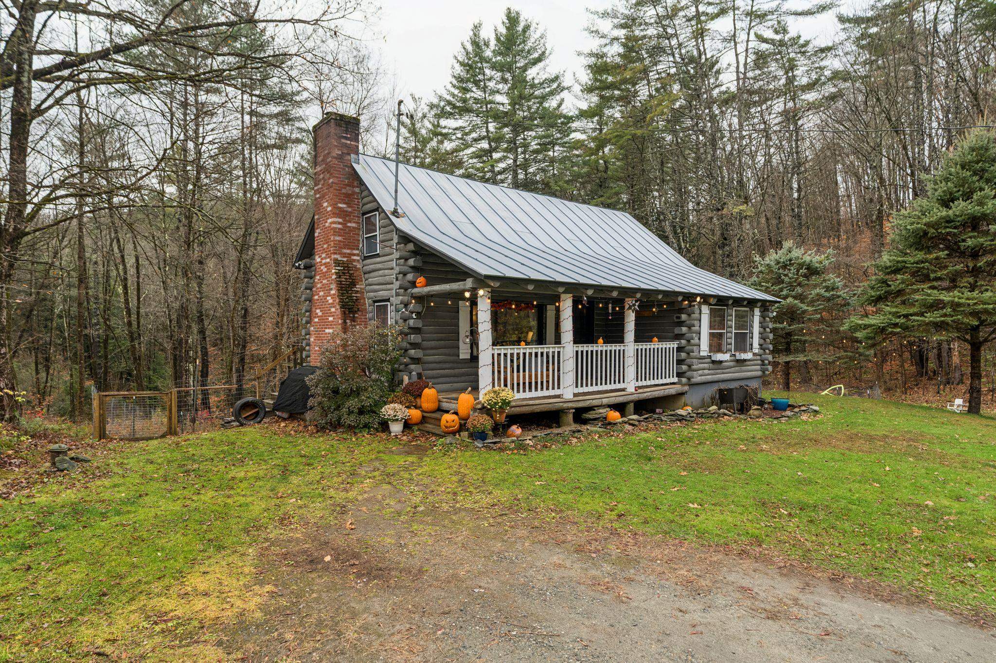 152 Webster Road Hartland, VT 05048 - Photo 4 of 34