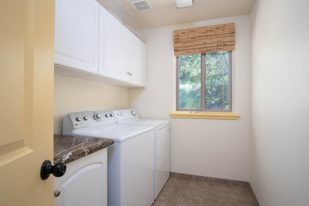 29673 Rock Creek Drive Three Rivers, CA 93271 - Photo 107 of 112 laundry room