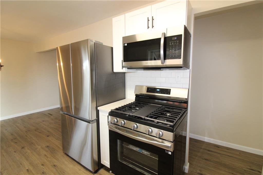 38 Highbury Road Cheswick, PA 15024 - Photo 14 of 47 NEW Stainless appliances.