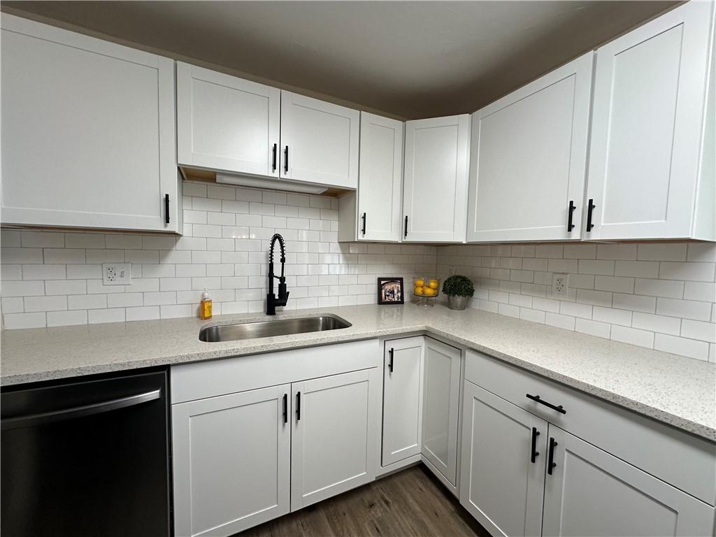 38 Highbury Road Cheswick, PA 15024 - Photo 15 of 47 Plenty of space to prepare your favorite foods!