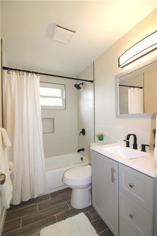 38 Highbury Road Cheswick, PA 15024 - Photo 18 of 47 Amazing renovation in the full hall bath.