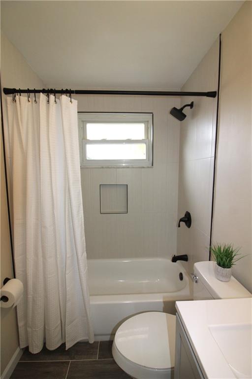 38 Highbury Road Cheswick, PA 15024 - Photo 20 of 47 Hall full bath.