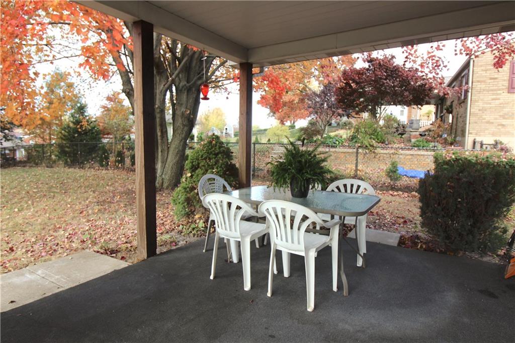 38 Highbury Road Cheswick, PA 15024 - Photo 33 of 47 Relax after a long day on your private patio.
