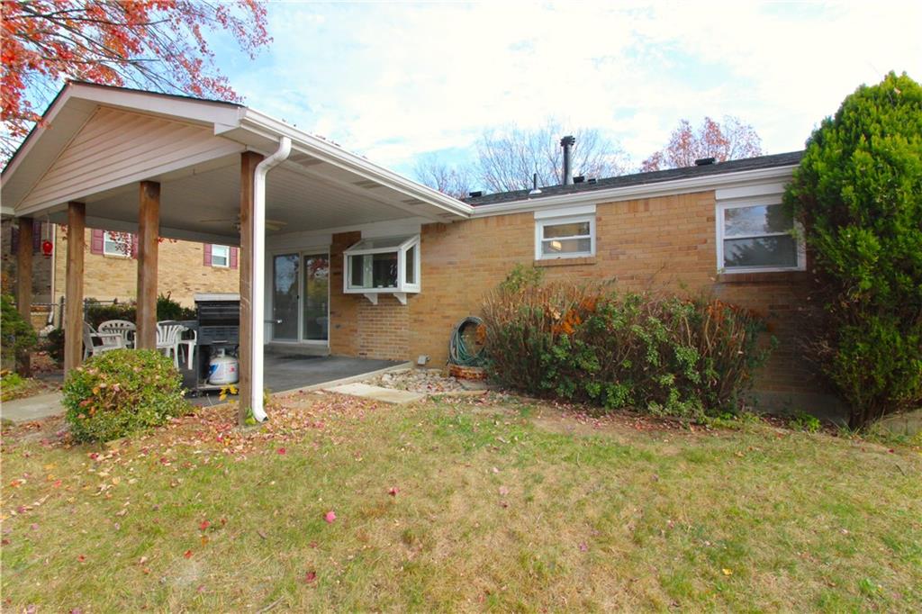 38 Highbury Road Cheswick, PA 15024 - Photo 36 of 47 Brick home all the way around!
