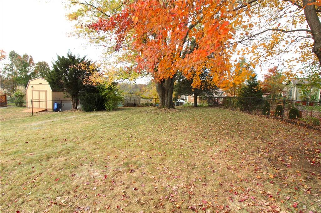 38 Highbury Road Cheswick, PA 15024 - Photo 40 of 47 Gorgeous colorful trees in the fall.