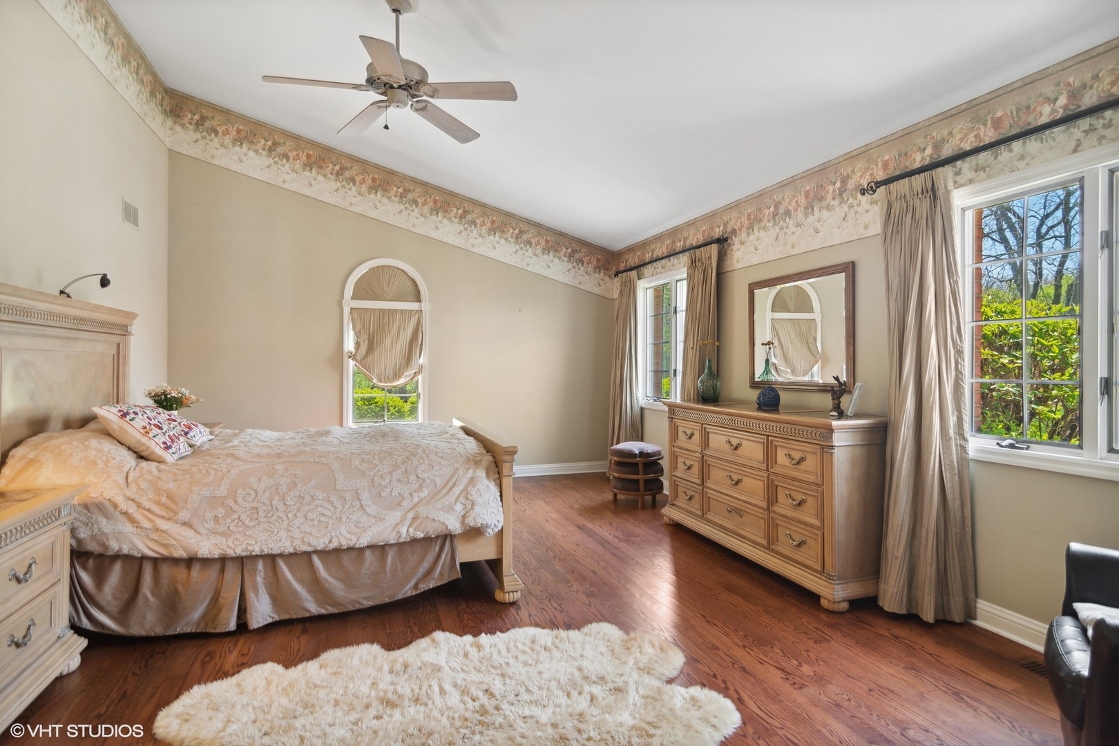 6207 Pine Tree Drive Long Grove, IL 60047 - Photo 22 of 49 a bedroom with a bed and a dresser