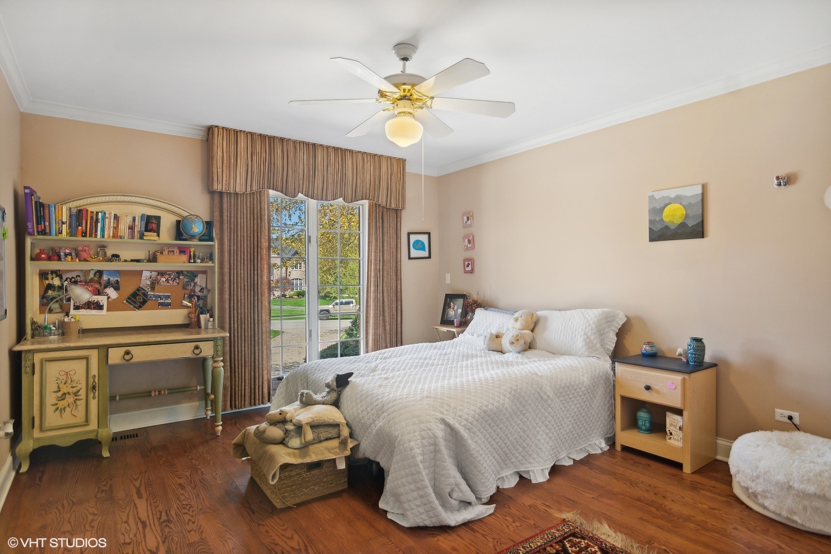 6207 Pine Tree Drive Long Grove, IL 60047 - Photo 24 of 49 a bedroom with a bed and a chandelier