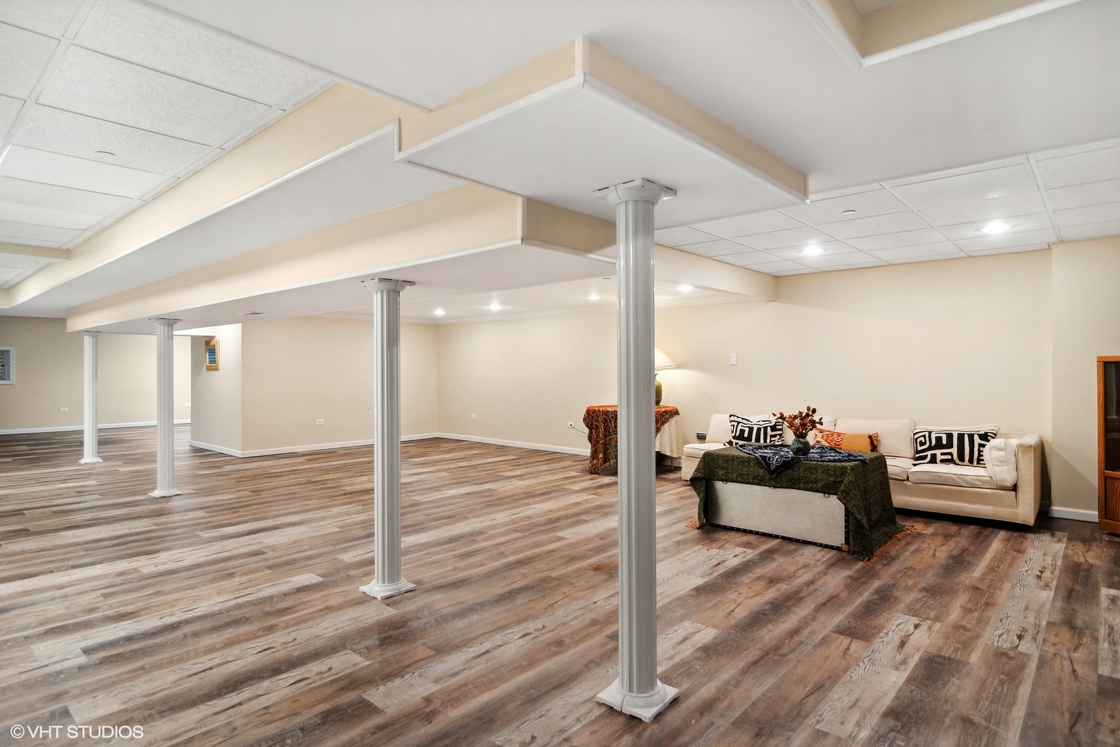 6207 Pine Tree Drive Long Grove, IL 60047 - Photo 28 of 49 a living room with furniture and a wooden floor