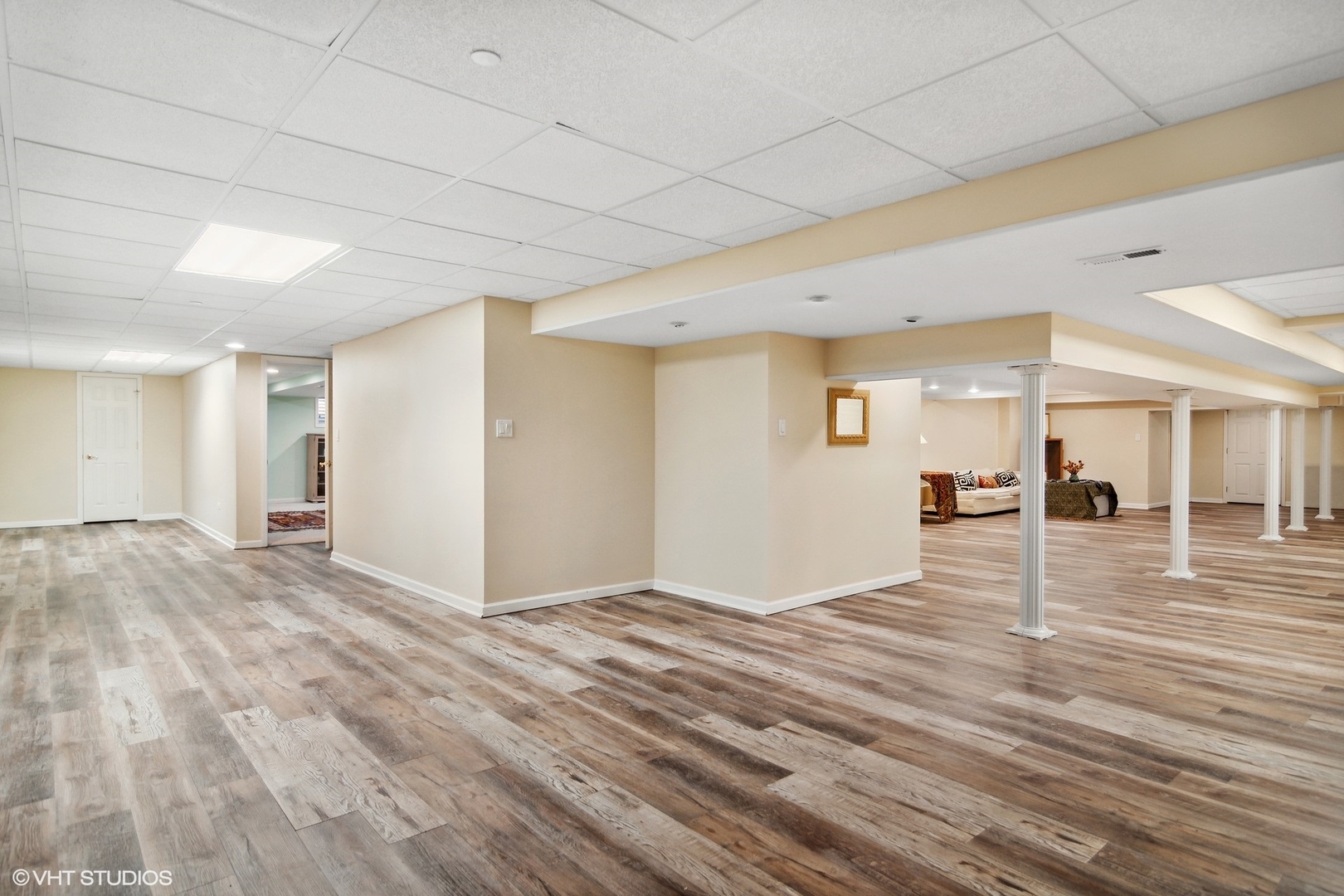 6207 Pine Tree Drive Long Grove, IL 60047 - Photo 29 of 49 a view of a livingroom with wooden floor