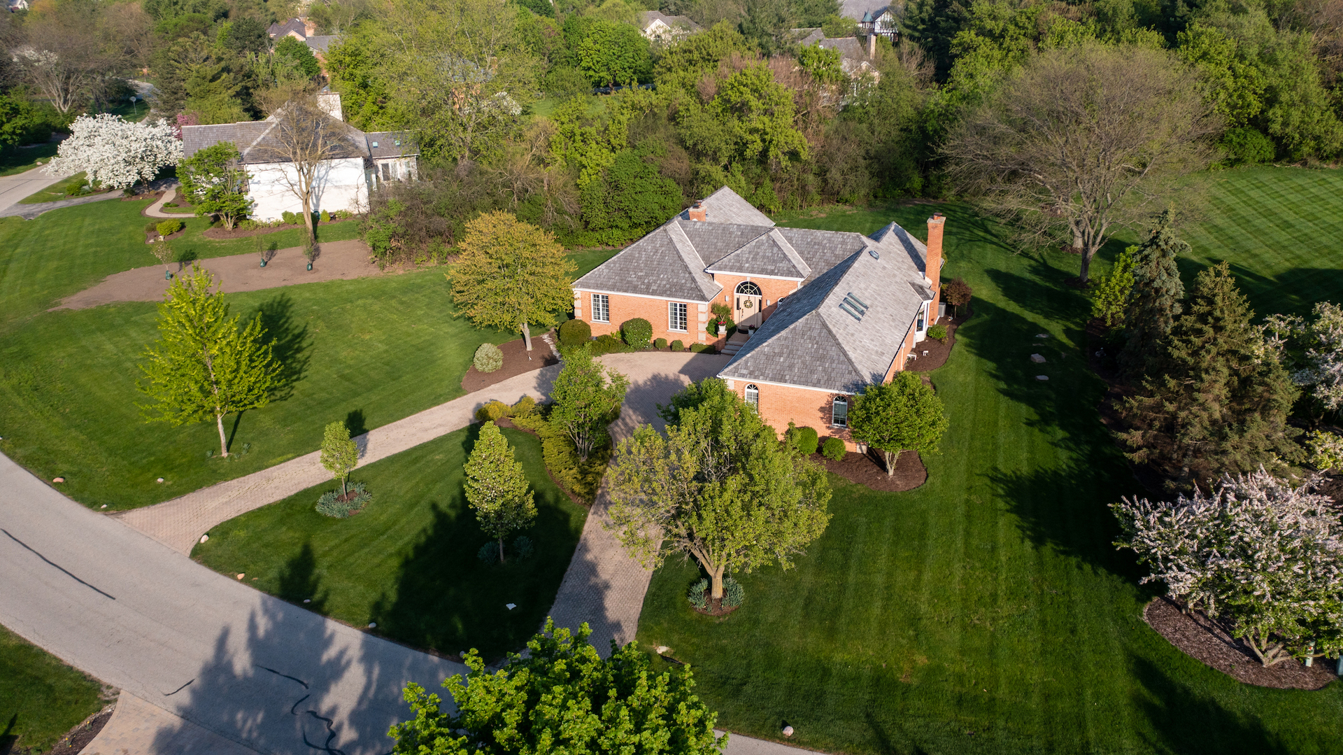 6207 Pine Tree Drive Long Grove, IL 60047 - Photo 46 of 49 an aerial view of a house