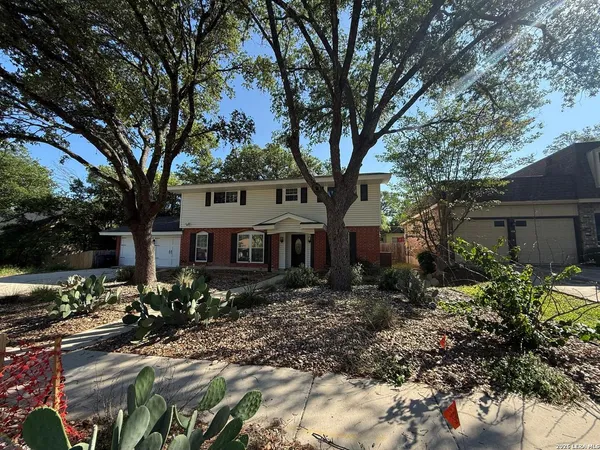 $2,495 | 10606 Millspring, San Antonio, TX 78230