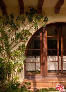 $8,995,000 | Undisclosed Address, Los Angeles, CA 90004