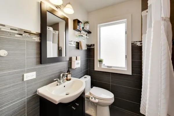 $519,000 | 5011 North Mobile Avenue, Chicago, IL 60630