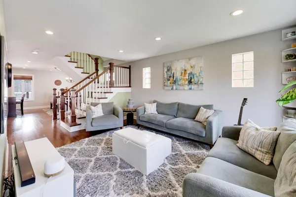 $519,000 | 5011 North Mobile Avenue, Chicago, IL 60630