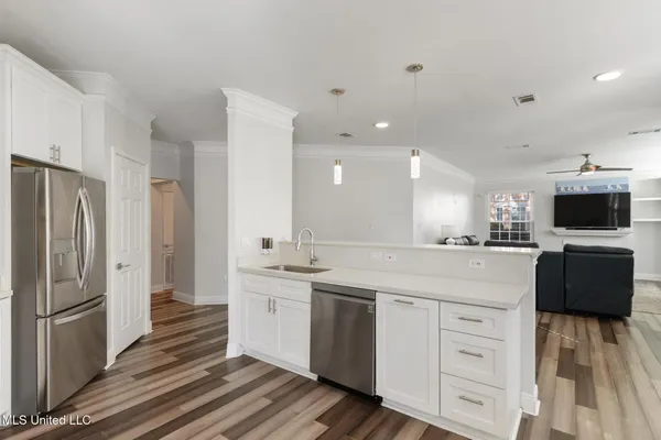 $294,000 | 2252 Beach Drive, Unit 1301, Gulfport, MS 39507