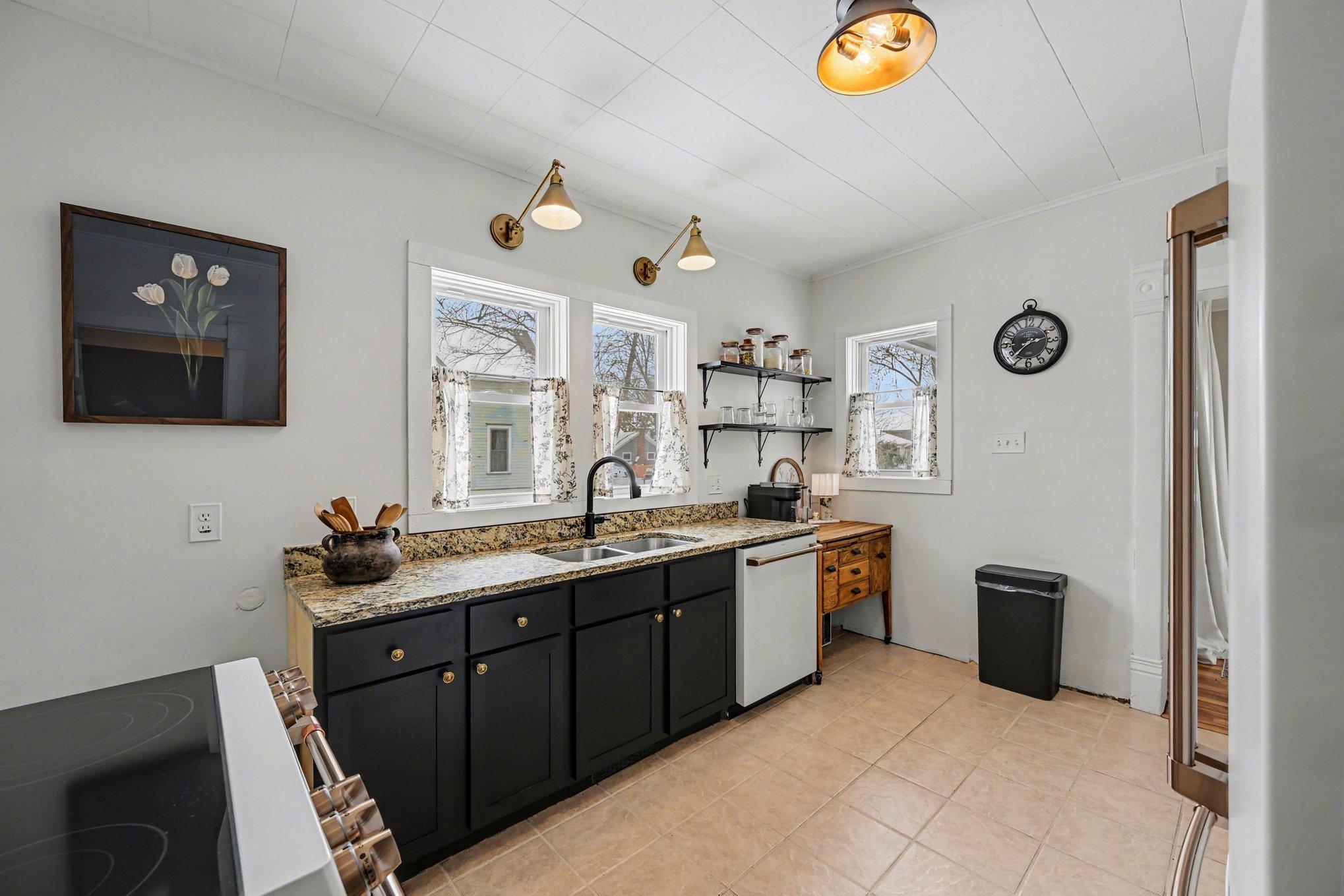 418 4th Street North Hudson, WI 54016 - Photo 13 of 37