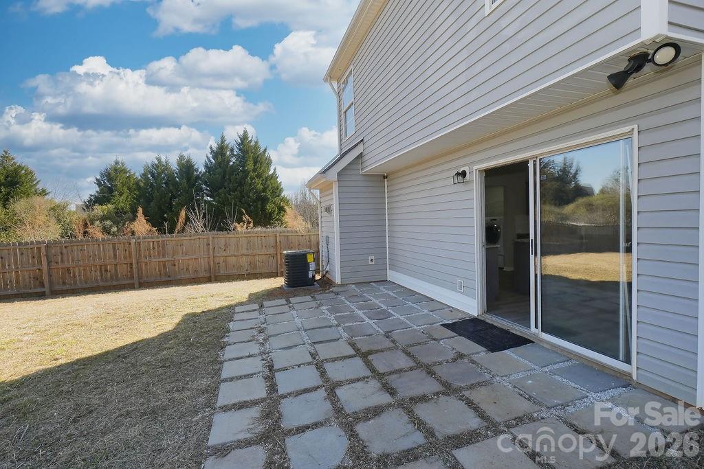 9614 Rau Court Charlotte, NC 28215 - Photo 17 of 21 a backyard of a house