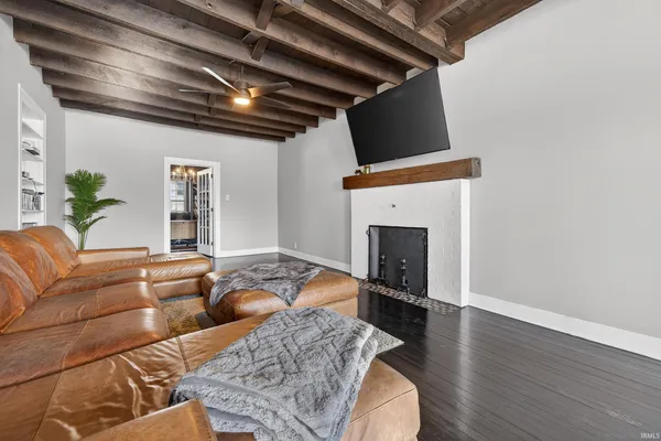 $424,900 | 8010 West County Road 400 North, Royal Center, IN 46978