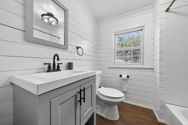 $424,900 | 8010 West County Road 400 North, Royal Center, IN 46978