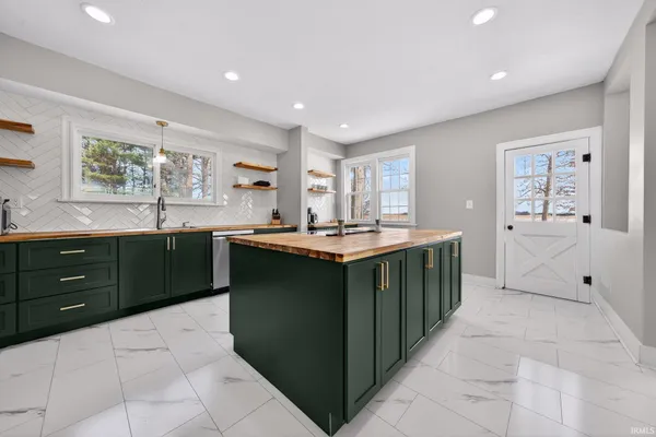 $424,900 | 8010 West County Road 400 North, Royal Center, IN 46978