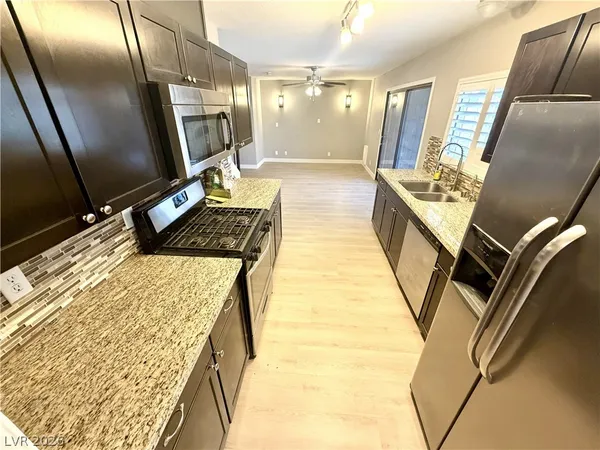 $2,195 | 6990 Paddington Way, Las Vegas, NV 89147
