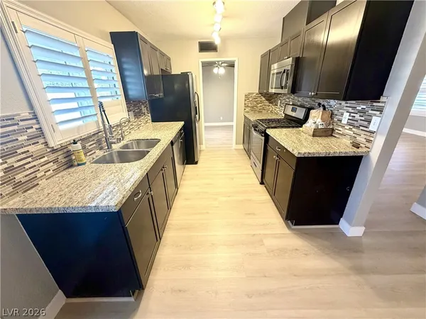 $2,195 | 6990 Paddington Way, Las Vegas, NV 89147