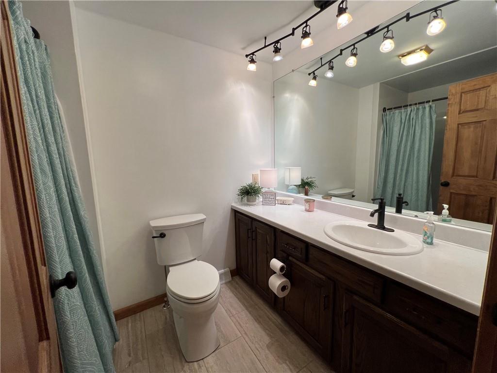 133 Woodcrest Road Butler, PA 16002 - Photo 14 of 50 Main Bathroom