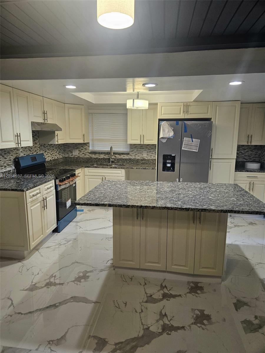 2950 Kirk Road, Unit 2950 Lake Worth, FL 33461 - Photo 2 of 10