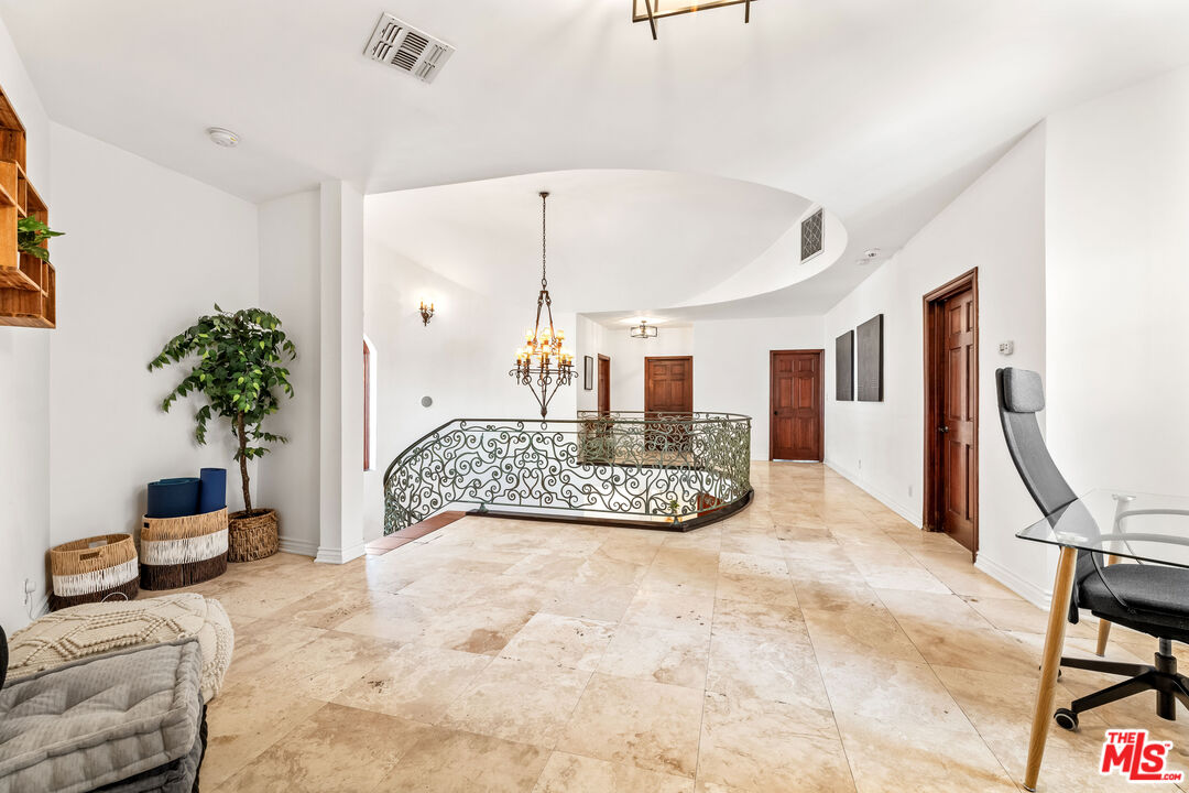 12109 Maxwellton Road Studio City, CA 91604 - Photo 45 of 75