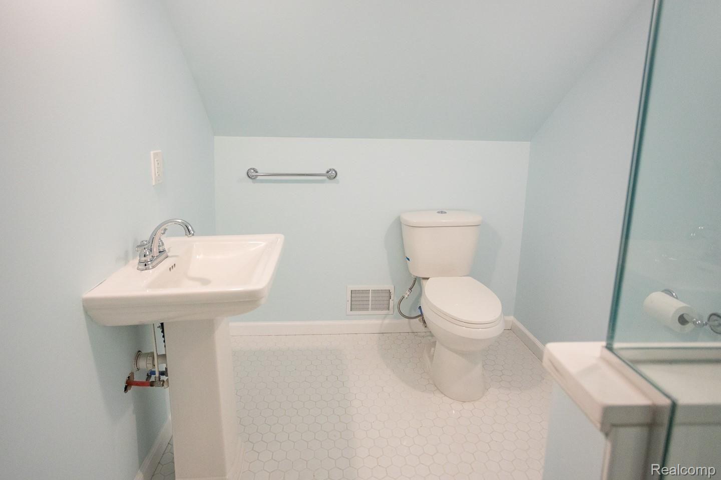 140 Atkinson Street Detroit, MI 48202 - Photo 45 of 52 140Atkinson-145.jpg