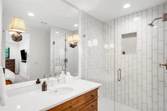 a view of a workspace with furniture