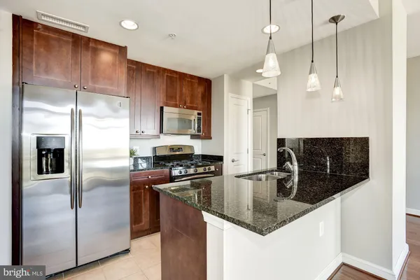 $2,700 | 11990 Market Street, Unit 1106, Reston, VA 20190