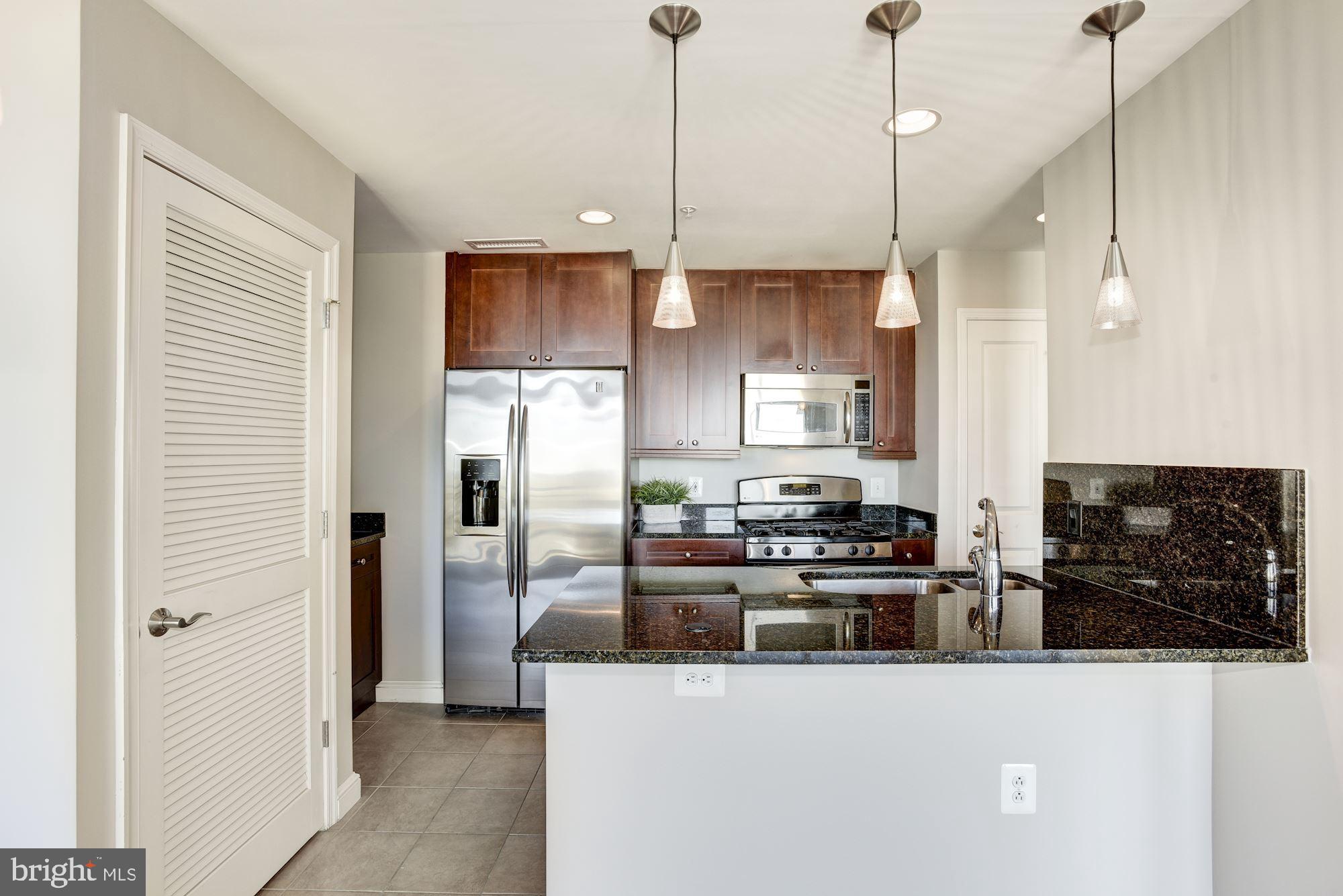 11990 Market Street, Unit 1106 Reston, VA 20190 - Photo 14 of 48 Kitchen | Main Level