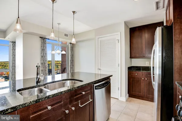 $2,700 | 11990 Market Street, Unit 1106, Reston, VA 20190