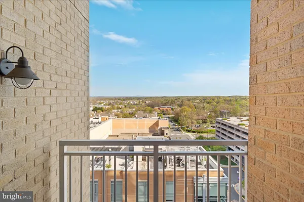 $2,800 | 11990 Market Street, Unit 1106, Reston, VA 20190