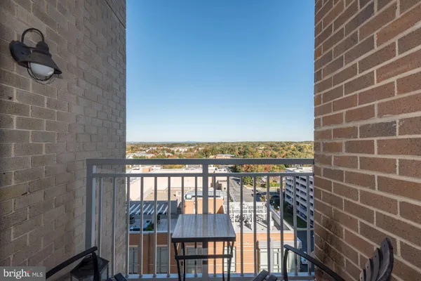 $2,700 | 11990 Market Street, Unit 1106, Reston, VA 20190