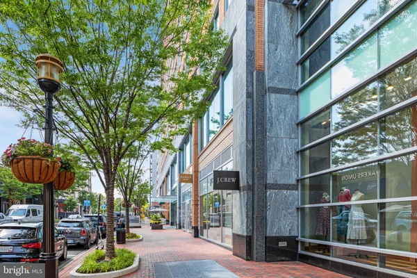 $2,800 | 11990 Market Street, Unit 1106, Reston, VA 20190
