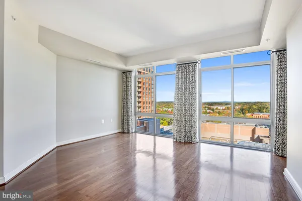 $2,700 | 11990 Market Street, Unit 1106, Reston, VA 20190