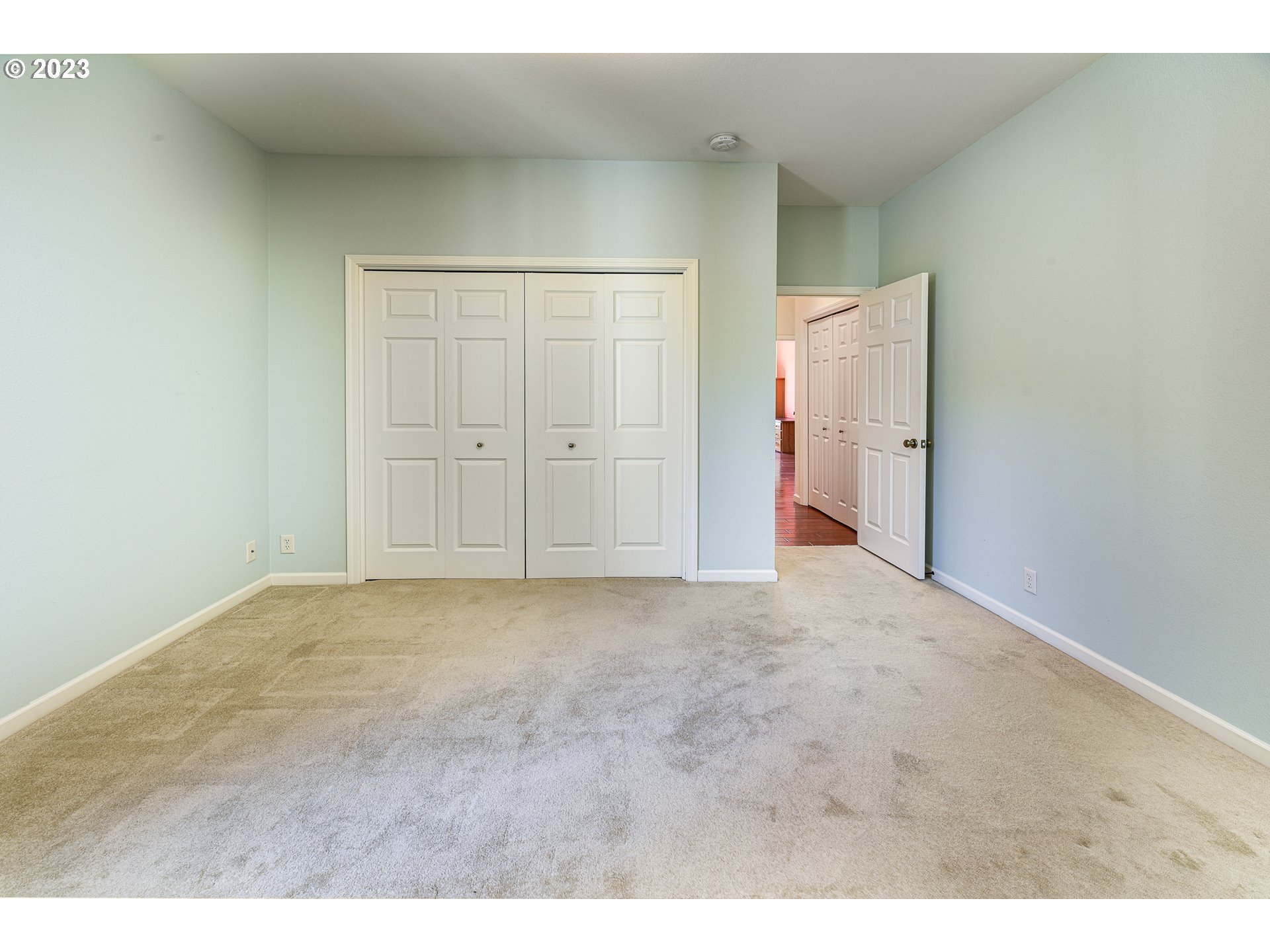 2002 Lake Shore Drive Eugene, OR 97408 - Photo 29 of 37 a view of an empty room