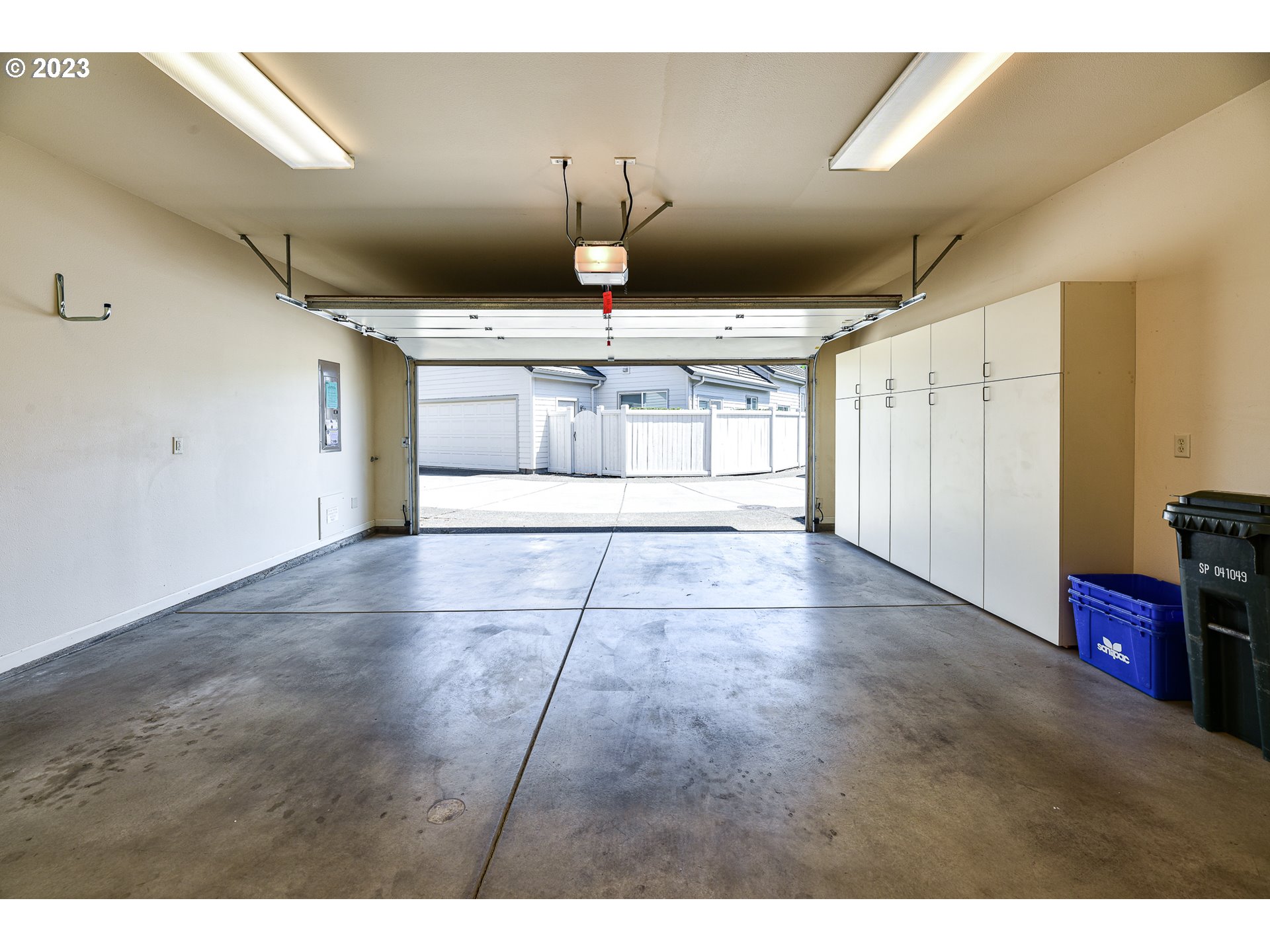 2002 Lake Shore Drive Eugene, OR 97408 - Photo 34 of 37 a view of an empty room